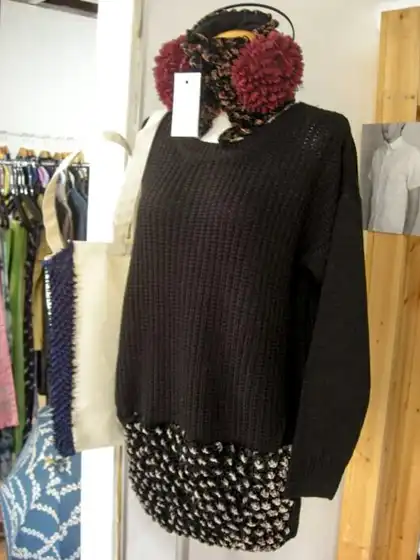 山上商店2 店内。店内。ニット。