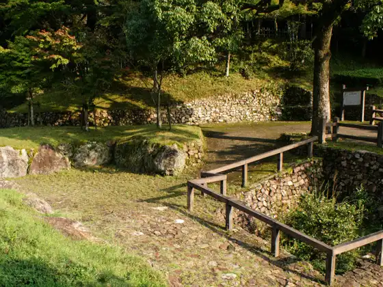 Remains of a rock arrangement made during the time of Nobunaga (16th century).